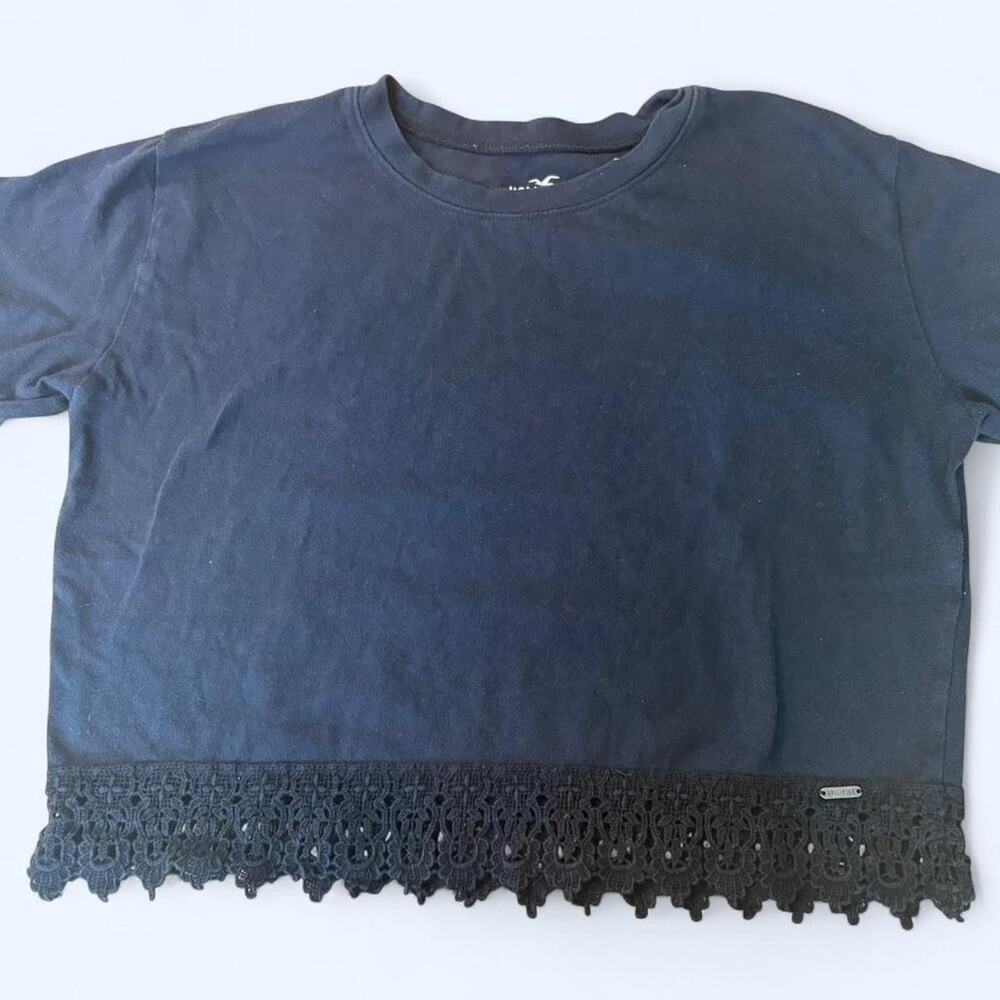 Hollister black cropped tee with lace trim Size S